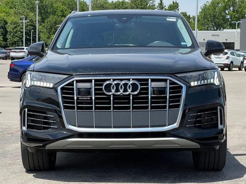 Mythos Black Metallic 2023 Audi Q7 55 Premium Plus