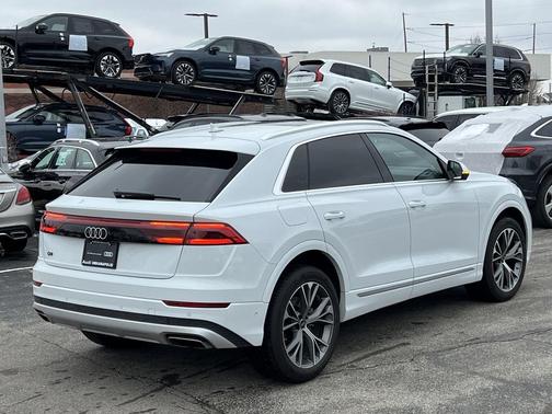 2025 Audi Q8 55 Premium Plus