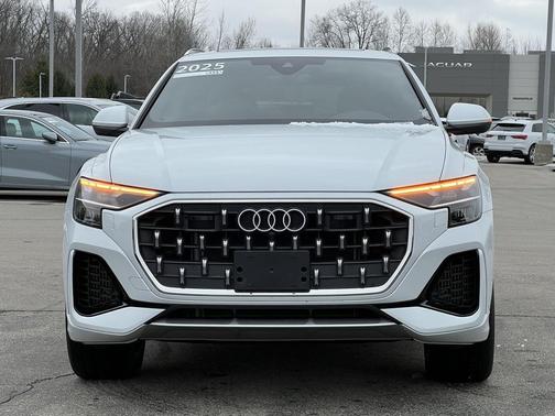 2025 Audi Q8 55 Premium Plus