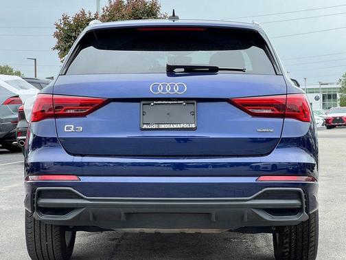 Navarra Blue Metallic 2023 Audi Q3 45 S line Premium Plus