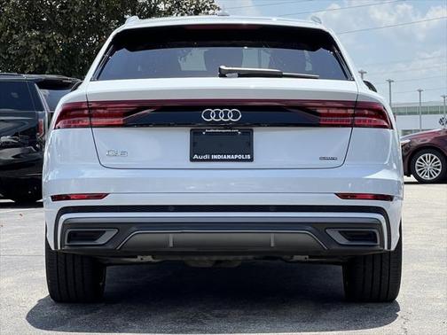2022 Audi Q8 55 Premium Plus