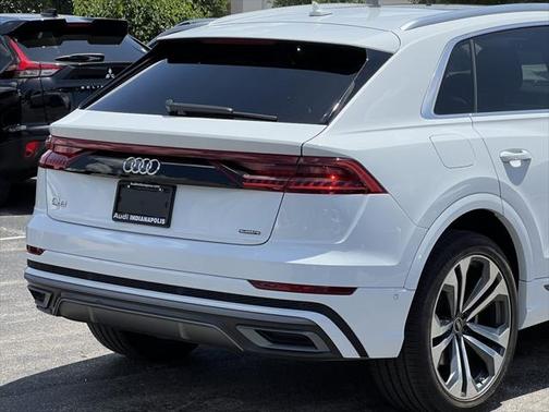 2022 Audi Q8 55 Premium Plus