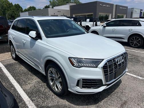 Glacier White Metallic 2023 Audi Q7 55 Premium Plus