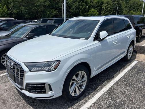 Glacier White Metallic 2023 Audi Q7 55 Premium Plus