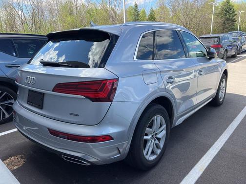 Florett Silver Metallic 2023 Audi Q5 45 S line Premium