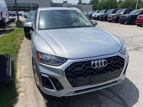 2022 Audi Q5 45 S line Premium Plus