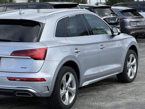 2022 Audi Q5 45 S line Premium Plus