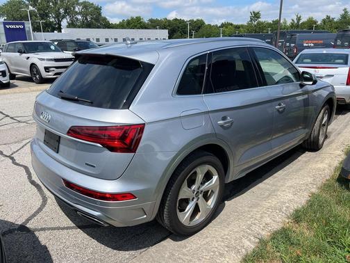 2022 Audi Q5 45 S line Premium Plus