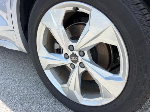 2022 Audi Q5 45 S line Premium Plus
