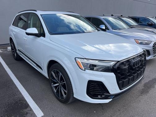 2025 Audi Q7 45 Premium Plus