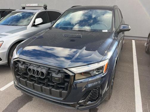 2025 Audi Q7 45 Premium Plus
