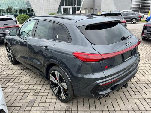 Tambora Gray Metallic 2026 Audi SQ5 3.0T Premium Plus