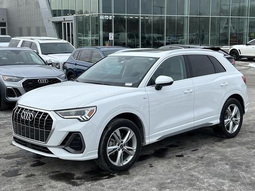 2024 Audi Q3 Premium 45 TFSI S line quattro Tiptronic