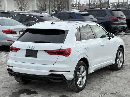 2024 Audi Q3 Premium 45 TFSI S line quattro Tiptronic