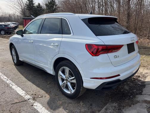 2024 Audi Q3 Premium 45 TFSI S line quattro Tiptronic