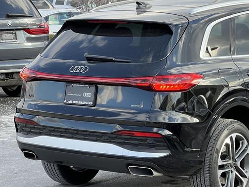 2025 Audi Q5 Premium TFSI quattro S tronic