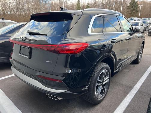 2025 Audi Q5 Premium TFSI quattro S tronic