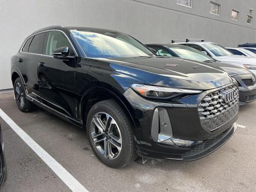 2025 Audi Q5 Premium TFSI quattro S tronic