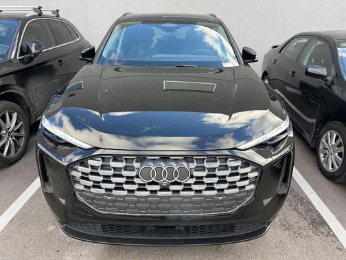 2025 Audi Q5 Premium TFSI quattro S tronic
