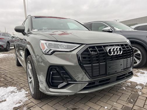 2025 Audi Q3 Premium 45 TFSI S line quattro Tiptronic
