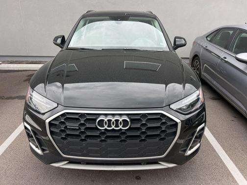 Mythos Black Metallic 2023 Audi Q5 45 S line Premium