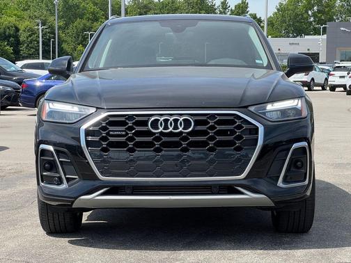 Mythos Black Metallic 2023 Audi Q5 45 S line Premium