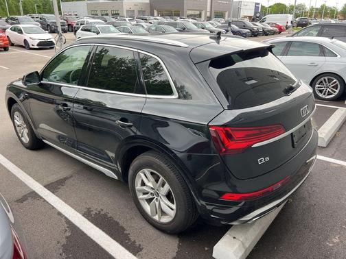 Mythos Black Metallic 2023 Audi Q5 45 S line Premium