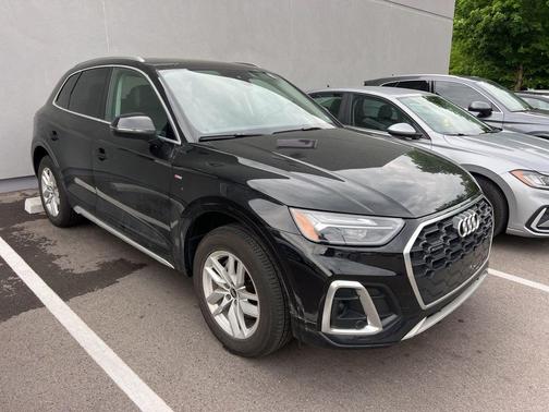 Mythos Black Metallic 2023 Audi Q5 45 S line Premium