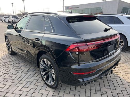 Mythos Black Metallic 2026 Audi Q8 55 Premium Plus