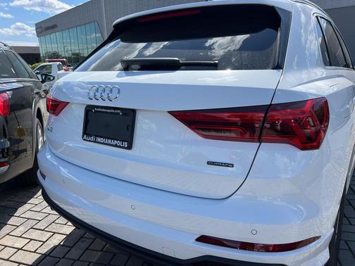 2025 Audi Q3 Premium 45 TFSI S line quattro Tiptronic