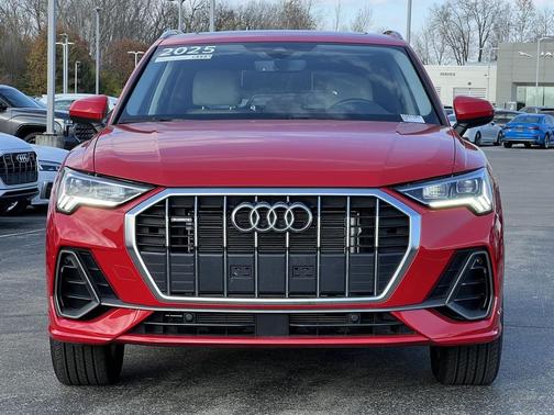 2025 Audi Q3 Premium 45 TFSI S line quattro Tiptronic