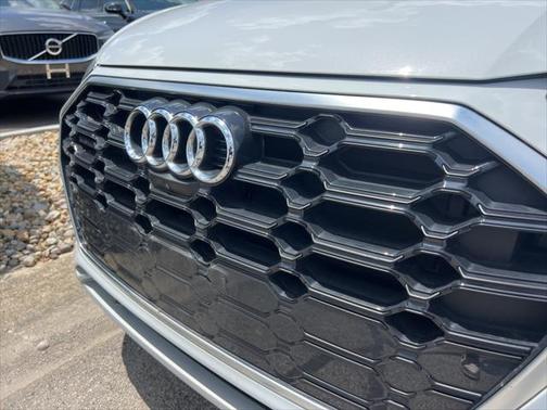 2022 Audi Q5 45 S line Premium Plus