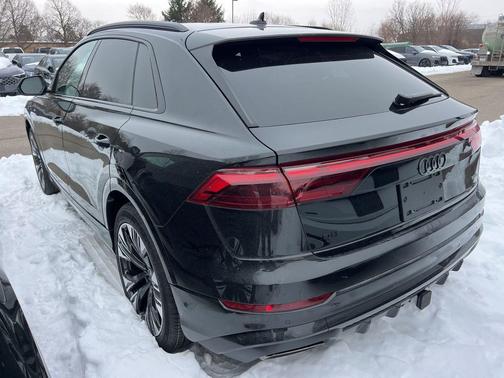 Mythos Black Metallic 2026 Audi Q8 55 Premium Plus