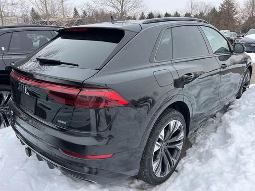 Mythos Black Metallic 2026 Audi Q8 55 Premium Plus