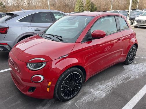 2024 FIAT 500e INSPI(RED) FWD