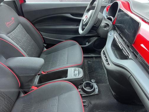 2024 FIAT 500e INSPI(RED) FWD