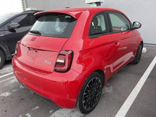 2024 FIAT 500e INSPI(RED) FWD