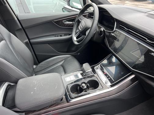 2023 Audi Q7 55 Prestige