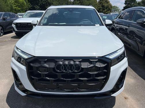 Glacier White Metallic 2026 Audi Q7 55 Prestige
