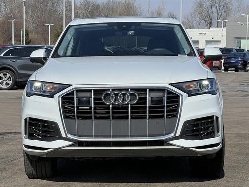 2023 Audi Q7 55 Premium Plus