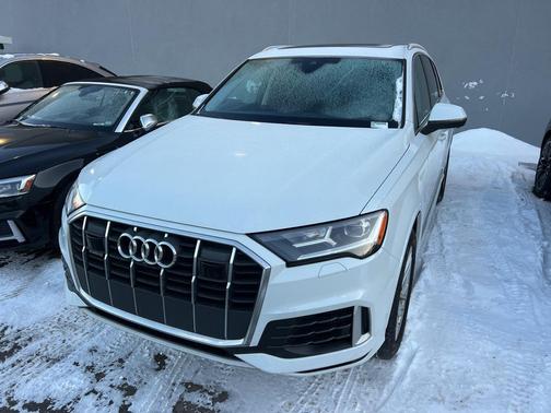 2023 Audi Q7 55 Premium Plus