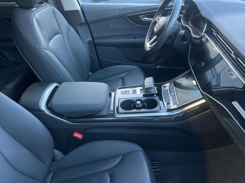 2023 Audi Q7 55 Premium Plus