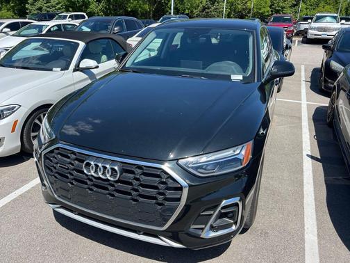 Mythos Black Metallic 2024 Audi Q5 45 S line Premium