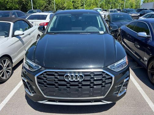Mythos Black Metallic 2024 Audi Q5 45 S line Premium