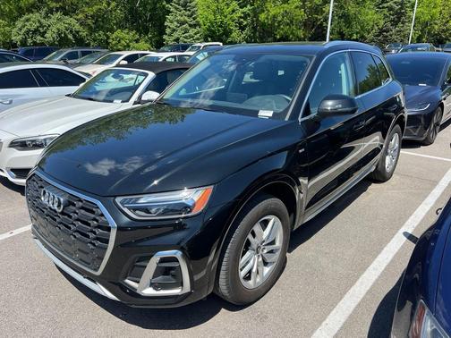 Mythos Black Metallic 2024 Audi Q5 45 S line Premium