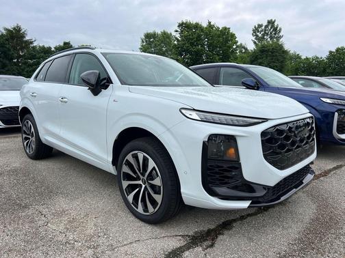 Glacier White Metallic 2026 Audi Q3 TFSI quattro S tronic