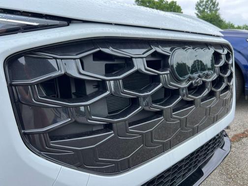 Glacier White Metallic 2026 Audi Q3 TFSI quattro S tronic