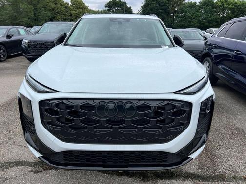 Glacier White Metallic 2026 Audi Q3 TFSI quattro S tronic