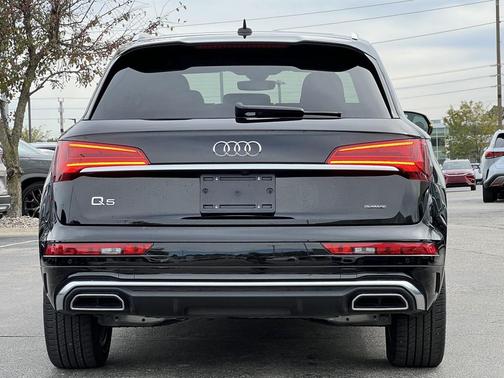 2023 Audi Q5 45 S line Premium