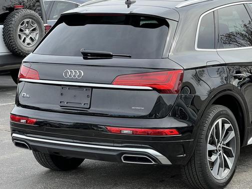 2023 Audi Q5 45 S line Premium